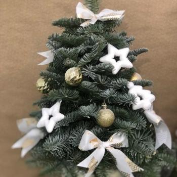 Маленькая новогодняя ёлка со снежинками код товара  44390vlg